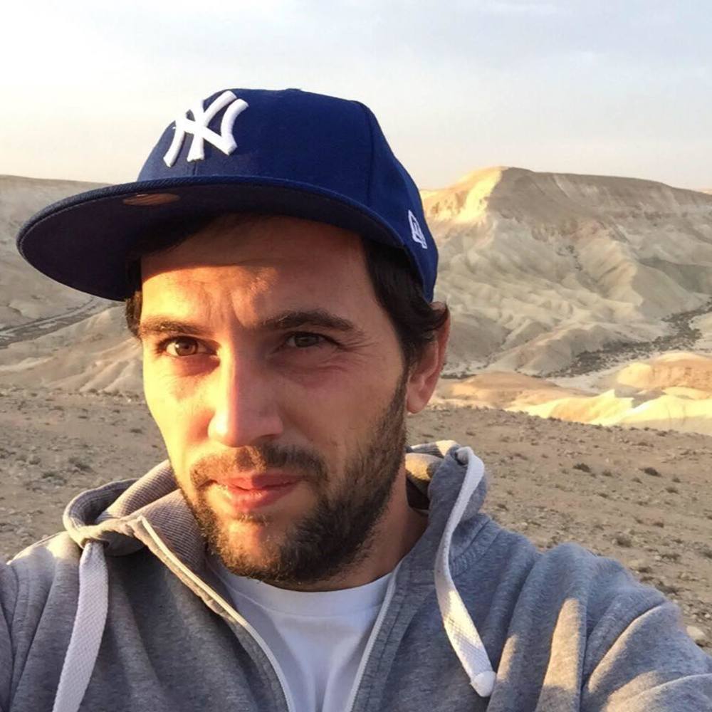 Meet your Posher, Max